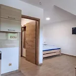 Adieu 2 Apartamento *