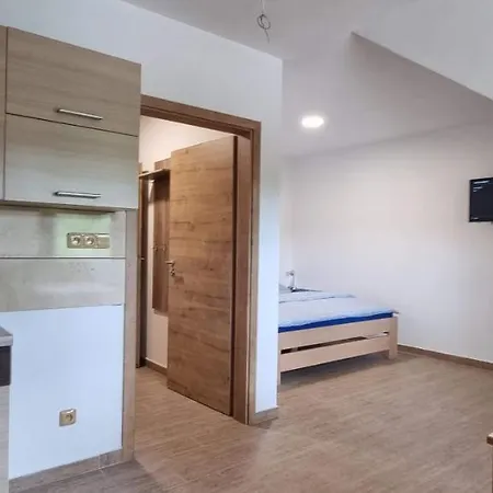 Adieu 2 Apartment *