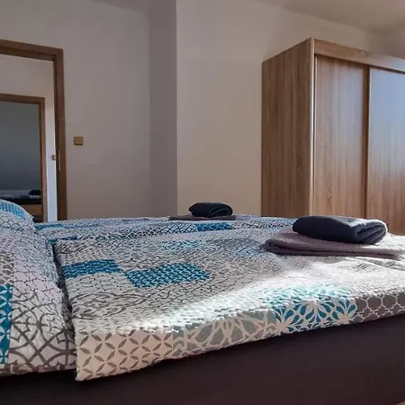 Apartment Adieu 2