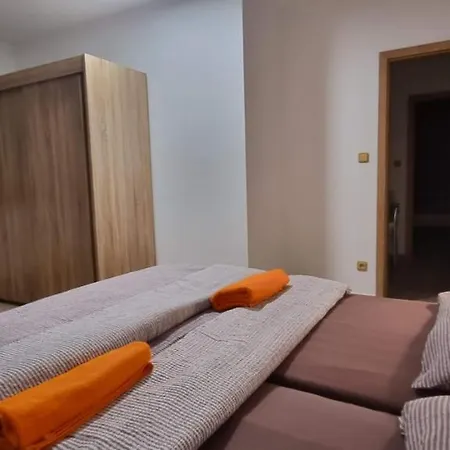 Apartment Adieu 2 *