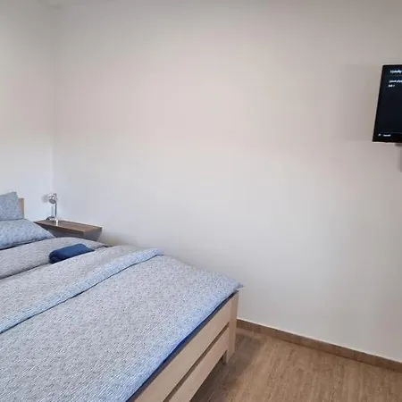 Adieu 2 Apartment *